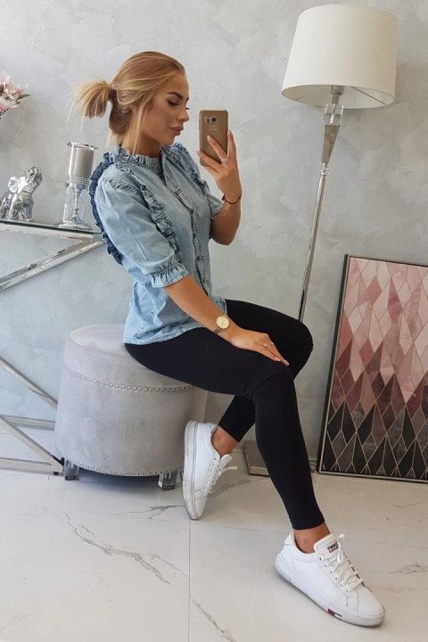 Bluzka jeansowa z żabotem Bluzka jeansowa z żabotem