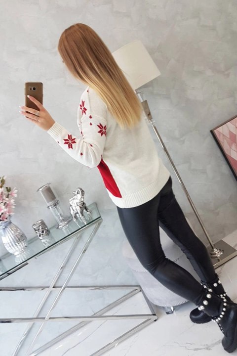 Sweter motywem świątecznym ecru Sweter motywem świątecznym ecru