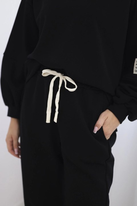 Komplet bawełniany bluza z dłuższym tyłem + spodnie czarny Komplet bawełniany bluza z dłuższym tyłem + spodnie czarny