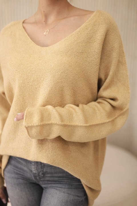 Sweter z dekoltem V camelowy Sweter z dekoltem V camelowy
