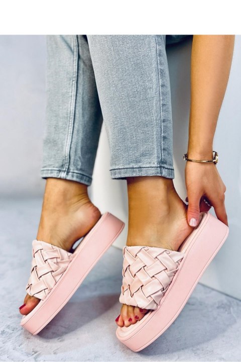 Sandał Klapki na koturnie INABA PINK - Inello Inello Sandał Klapki na koturnie INABA PINK - Inello Inello