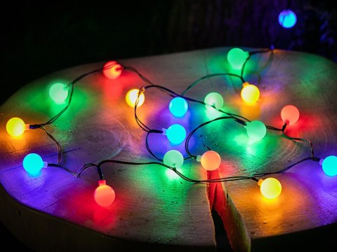 Girlanda ogrodowa TRACER solarna KOLOROWA 30 LED 30 żarówek Girlanda ogrodowa TRACER solarna KOLOROWA 30 LED 30 żarówek