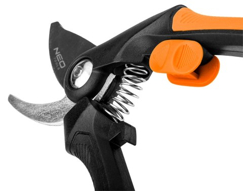 Sekator by-pass 210 mm, zakres do 20 mm, materiał: PP, uchwyt pokryty gumą TPR Sekator by-pass 210 mm, zakres do 20 mm, materiał: PP, uchwyt pokryty gumą TPR