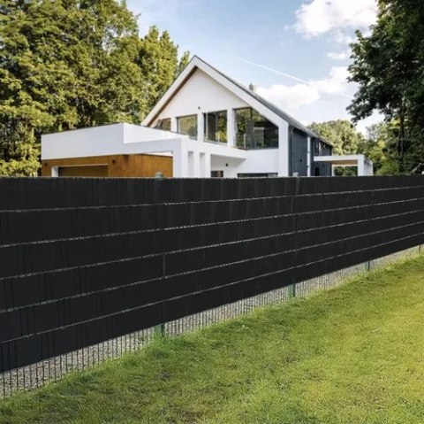 Taśma ogrodzeniowa 19cmx35m 630g/m2 czarna 23705 Taśma ogrodzeniowa 19cmx35m 630g/m2 czarna 23705