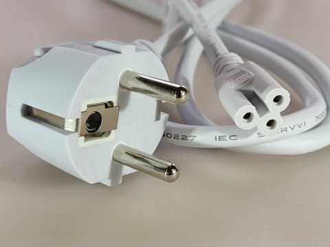 Kabel zasilający z wtyczką do świetlówek led t5 o długości 150cm Kabel zasilający z wtyczką do świetlówek led t5 o długości 150cm