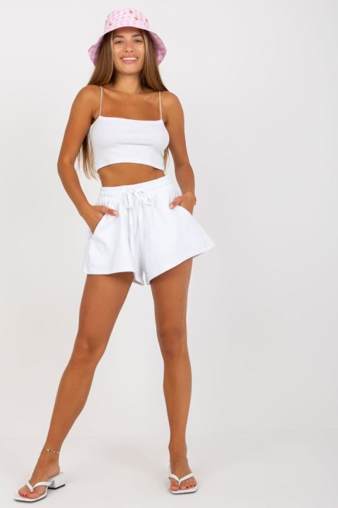 Szorty Damskie Model RV-SN-8069.12P White - Rue Paris Rue Paris Szorty Damskie Model RV-SN-8069.12P White - Rue Paris Rue Paris